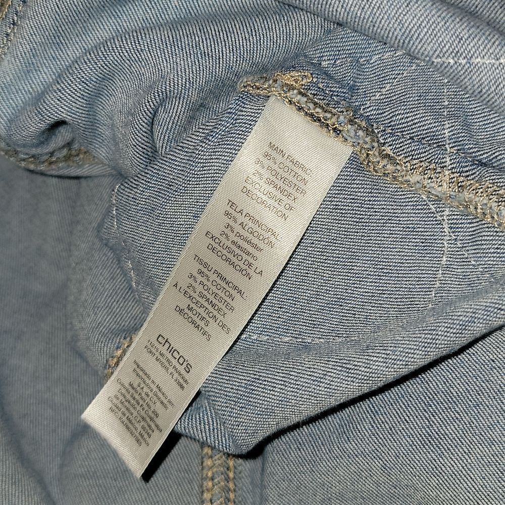 Chicos Patchwork Stretch Light Wash Oversized Jean Jacket Size 0 Small 4 - Picture 9 of 9